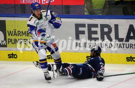 EBEL. Eishockey Bundesliga. VSV gegen Hydro Fehervar AV 19.  Philipp Lindner,  (VSV), Alexander Petan  (Fehervar). Villach, am 6.2.2022.
Foto: Kuess
www.qspictures.net
---
pressefotos, pressefotografie, kuess, qs, qspictures, sport, bild, bilder, bilddatenbank