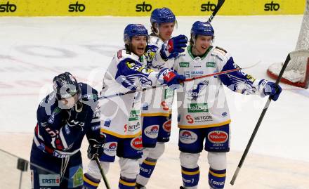 EBEL. Eishockey Bundesliga. VSV gegen Hydro Fehervar AV 19.  Torjubel Marco Richter, Benjamin Lanzinger, Alexander Rauchenwald (VSV). Villach, am 6.2.2022.
Foto: Kuess
www.qspictures.net
---
pressefotos, pressefotografie, kuess, qs, qspictures, sport, bild, bilder, bilddatenbank