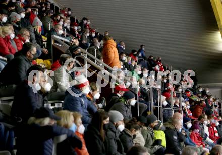 EBEL. Eishockey Bundesliga. KAC gegen	Steinbach Black Wings Linz. Fans  (KAC). Klagenfurt, am 8.2.2022.
Foto: Kuess
www.qspictures.net

---
pressefotos, pressefotografie, kuess, qs, qspictures, sport, bild, bilder, bilddatenbank