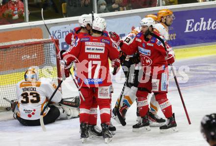 EBEL. Eishockey Bundesliga. KAC gegen	Steinbach Black Wings Linz. Torjubel Clemens Unterweger, Lukas Haudum, Manuel Ganahl, Rok Ticar (KAC). Klagenfurt, am 8.2.2022.
Foto: Kuess
www.qspictures.net

---
pressefotos, pressefotografie, kuess, qs, qspictures, sport, bild, bilder, bilddatenbank