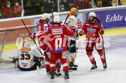 EBEL. Eishockey Bundesliga. KAC gegen	Steinbach Black Wings Linz. Torjubel Clemens Unterweger, Lukas Haudum, Manuel Ganahl, Rok Ticar (KAC). Klagenfurt, am 8.2.2022.
Foto: Kuess
www.qspictures.net

---
pressefotos, pressefotografie, kuess, qs, qspictures, sport, bild, bilder, bilddatenbank