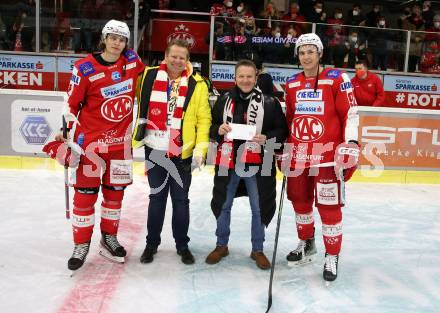 EBEL. Eishockey Bundesliga. KAC gegen	Steinbach Black Wings Linz. Spieler des Abends David Maier, Clemens Unterweger (KAC). Klagenfurt, am 8.2.2022.
Foto: Kuess
www.qspictures.net

---
pressefotos, pressefotografie, kuess, qs, qspictures, sport, bild, bilder, bilddatenbank