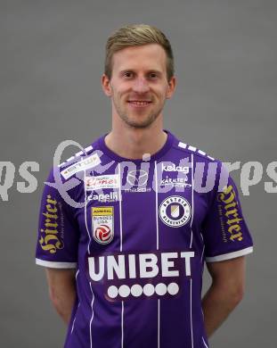 Fussball. Bundesliga. Austria Klagenfurt. Mannschaftsfototermin. Portrait. Christopher Cvetko . Klagenfurt, 10.2.2022.
Foto: Kuess
www.qspictures.net

---
pressefotos, pressefotografie, kuess, qs, qspictures, sport, bild, bilder, bilddatenbank