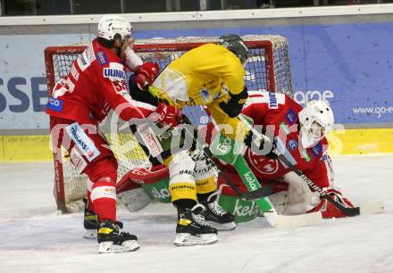 EBEL. Eishockey Bundesliga. KAC gegen	HC Pustertal Woelfe. Fabian Hochegger, Val Usnik, (KAC),  Jakob Stukel  (Pustertal). Klagenfurt, am 13.2.2022.
Foto: Kuess
www.qspictures.net

---
pressefotos, pressefotografie, kuess, qs, qspictures, sport, bild, bilder, bilddatenbank