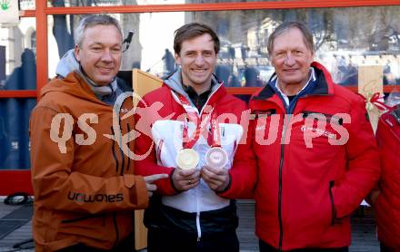 Schi Ski Alpin. Empfang Matthias Mayer.  Fritz Strobl, Matthias Mayer, Franz Klammer.   Afritz, 12.2.2022.
Foto: Kuess
www.qspictures.net

---
pressefotos, pressefotografie, kuess, qs, qspictures, sport, bild, bilder, bilddatenbank