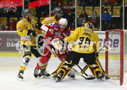 EBEL. Eishockey Bundesliga. KAC gegen	HC Pustertal Woelfe.  Lukas Haudum, (KAC),  Daniel Glira, Ivan Althuber, Tomas Joshua Sholl  (Pustertal). Klagenfurt, am 13.2.2022.
Foto: Kuess
www.qspictures.net

---
pressefotos, pressefotografie, kuess, qs, qspictures, sport, bild, bilder, bilddatenbank