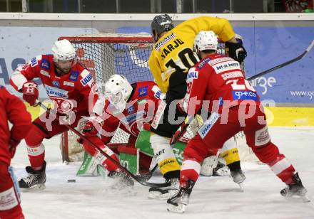 EBEL. Eishockey Bundesliga. KAC gegen	HC Pustertal Woelfe. Steven Strong, Val Usnik, Martin Schumnig, (KAC),  Johan Harju   (Pustertal). Klagenfurt, am 13.2.2022.
Foto: Kuess
www.qspictures.net

---
pressefotos, pressefotografie, kuess, qs, qspictures, sport, bild, bilder, bilddatenbank