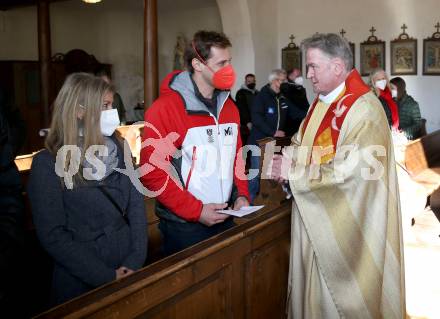 Schi Ski Alpin. Empfang Matthias Mayer.  Claudia, Matthias Mayer, Stiftspfarrer Erich Aichholzer.   Afritz, 12.2.2022.
Foto: Kuess
www.qspictures.net

---
pressefotos, pressefotografie, kuess, qs, qspictures, sport, bild, bilder, bilddatenbank