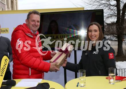 Snowboard. Empfang Silbermedaillengewinnerin Daniela Ulbing.  Dieter Moertl, Daniela Ulbing. Villach, am 11.2.2022.
Foto: Kuess
www.qspictures.net
---
pressefotos, pressefotografie, kuess, qs, qspictures, sport, bild, bilder, bilddatenbank