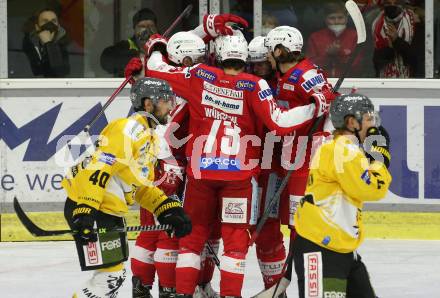 EBEL. Eishockey Bundesliga. KAC gegen	HC Pustertal Woelfe. Torjubel Matthew Fraser, Manuel Geier, Daniel Obersteiner, David Maier, Niklas Andre Wuerschl (KAC). Klagenfurt, am 13.2.2022.
Foto: Kuess
www.qspictures.net

---
pressefotos, pressefotografie, kuess, qs, qspictures, sport, bild, bilder, bilddatenbank