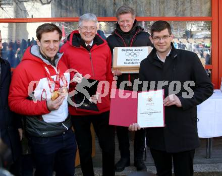 Schi Ski Alpin. Empfang Matthias Mayer.  Matthias Mayer, Landeshauptmann Peter Kaiser, Arno Arthofer, Martin Gruber.   Afritz, 12.2.2022.
Foto: Kuess
www.qspictures.net


---
pressefotos, pressefotografie, kuess, qs, qspictures, sport, bild, bilder, bilddatenbank