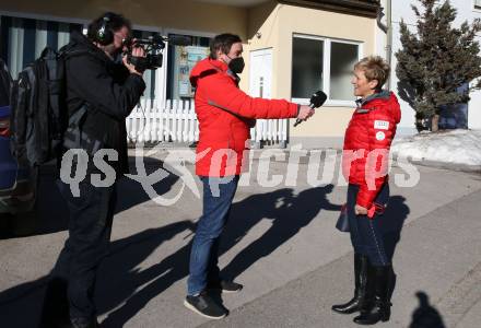 Schi Ski Alpin. Empfang Matthias Mayer.  Claudia Strobl-Traninger.   Afritz, 12.2.2022.
Foto: Kuess
www.qspictures.net

---
pressefotos, pressefotografie, kuess, qs, qspictures, sport, bild, bilder, bilddatenbank