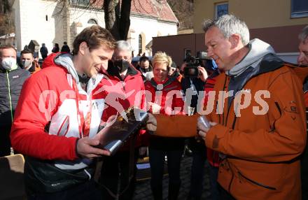 Schi Ski Alpin. Empfang Matthias Mayer.  Matthias Mayer, Fritz Strobl.   Afritz, 12.2.2022.
Foto: Kuess
www.qspictures.net

---
pressefotos, pressefotografie, kuess, qs, qspictures, sport, bild, bilder, bilddatenbank