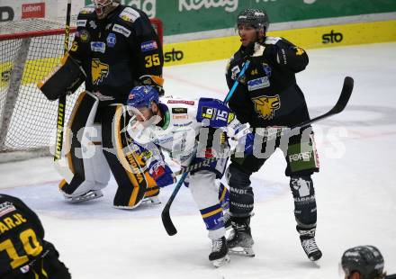 EBEL. Eishockey Bundesliga. VSV gegen HC Pustertal Woelfe.  Travis Oleksuk, (VSV),  Reece Kenneth Willcox  (Pustertal). Villach, am 16.2.2022.
Foto: Kuess
www.qspictures.net
---
pressefotos, pressefotografie, kuess, qs, qspictures, sport, bild, bilder, bilddatenbank