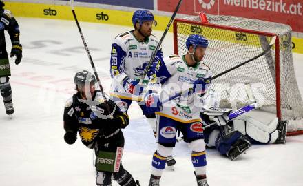 EBEL. Eishockey Bundesliga. VSV gegen HC Pustertal Woelfe. Torjubel Maxwell Nicholas Gerlach  (Pustertal). Villach, am 16.2.2022.
Foto: Kuess
www.qspictures.net
---
pressefotos, pressefotografie, kuess, qs, qspictures, sport, bild, bilder, bilddatenbank