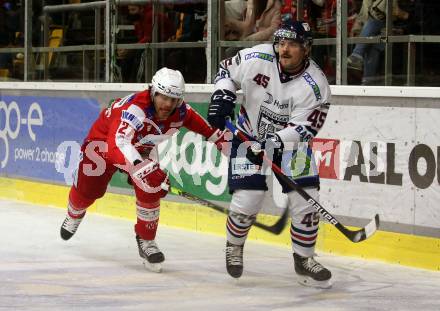 EBEL. Eishockey Bundesliga. KAC gegen	Hydro Fehervar AV 19. Thomas Hundertpfund,  (KAC), Jesper Dahlroth  (Fehervar). Klagenfurt, am 18.2.2022.
Foto: Kuess
www.qspictures.net

---
pressefotos, pressefotografie, kuess, qs, qspictures, sport, bild, bilder, bilddatenbank