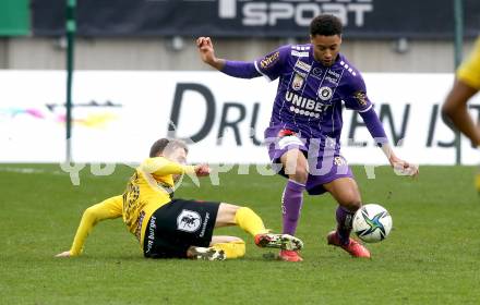 Fussball Bundesliga. SK Austria Klagenfurt gegen Cashpoint SCR Altach. Michael Blauensteiner (Klagenfurt), Gianluca Gaudino (Altach). Klagenfurt, am 20.2.2022.
Foto: Kuess
www.qspictures.net
---
pressefotos, pressefotografie, kuess, qs, qspictures, sport, bild, bilder, bilddatenbank