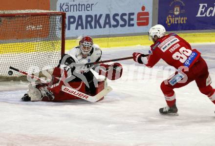 EBEL. Eishockey Bundesliga. KAC gegen	Tesla Orli Znojmo. Matthew Fraser,  (KAC), Pavel Kantor  (Znojmo). Klagenfurt, am 18.2.2022.
Foto: Kuess
www.qspictures.net

---
pressefotos, pressefotografie, kuess, qs, qspictures, sport, bild, bilder, bilddatenbank