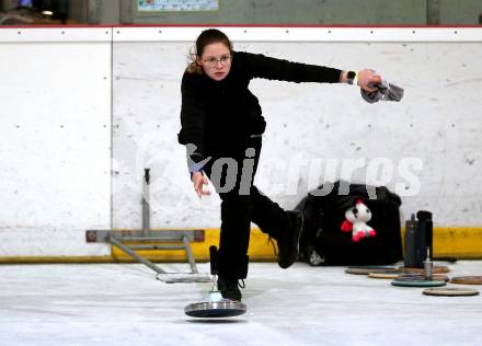 Stocksport. Eisschiessen. ZIelbewerb. Oesterreichische Meisterschaft.   Katharina Omelko. Radenthein, am 30.1.2022.
Foto: Kuess
---
pressefotos, pressefotografie, kuess, qs, qspictures, sport, bild, bilder, bilddatenbank