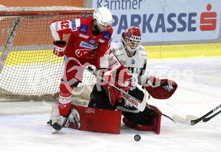 EBEL. Eishockey Bundesliga. KAC gegen	Tesla Orli Znojmo. Rok Ticar, (KAC),  Pavel Kantor  (Znojmo). Klagenfurt, am 18.2.2022.
Foto: Kuess
www.qspictures.net

---
pressefotos, pressefotografie, kuess, qs, qspictures, sport, bild, bilder, bilddatenbank