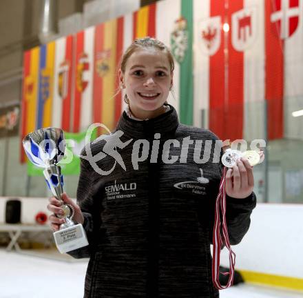 Stocksport. Eisschiessen. ZIelbewerb. Oesterreichische Meisterschaft.   Julia Omelko. Radenthein, am 30.1.2022.
Foto: Kuess
---
pressefotos, pressefotografie, kuess, qs, qspictures, sport, bild, bilder, bilddatenbank