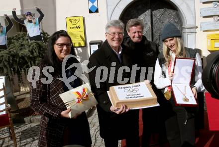 Snowboard. Slopestyle.  Big Air. Empfang Olympiasiegerin Anna Gasser.    Sara Schaar, Landeshauptmann Peter Kaiser,  Arno Arthofer, Anna Gasser.. Millstatt, am 20.2.2022.
Foto: Kuess
www.qspictures.net
---
pressefotos, pressefotografie, kuess, qs, qspictures, sport, bild, bilder, bilddatenbank