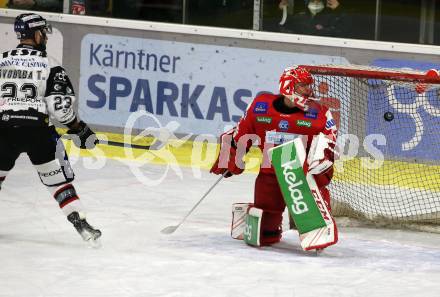 EBEL. Eishockey Bundesliga. KAC gegen	Tesla Orli Znojmo. Sebastian Dahm, (KAC),  Tomas Svoboda  (Znojmo). Klagenfurt, am 18.2.2022.
Foto: Kuess
www.qspictures.net

---
pressefotos, pressefotografie, kuess, qs, qspictures, sport, bild, bilder, bilddatenbank