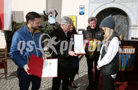 Snowboard. Slopestyle.  Big Air. Empfang Olympiasiegerin Anna Gasser. Sebastian Schuschnig,  Landeshauptmann Peter Kaiser, Arno Arthofer, Anna Gasser. Millstatt, am 20.2.2022.
Foto: Kuess
www.qspictures.net
---
pressefotos, pressefotografie, kuess, qs, qspictures, sport, bild, bilder, bilddatenbank