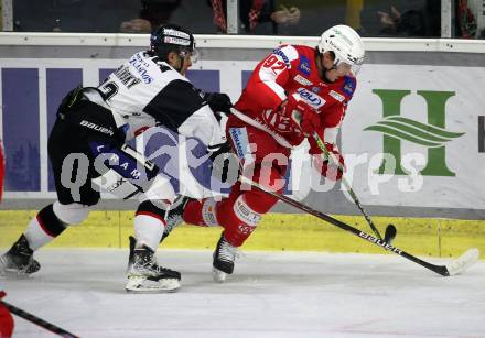 EBEL. Eishockey Bundesliga. KAC gegen	Tesla Orli Znojmo. Unterweger Clemens (KAC),  Stransky David (Znojmo). Klagenfurt, am 18.2.2022.
Foto: Kuess
www.qspictures.net

---
pressefotos, pressefotografie, kuess, qs, qspictures, sport, bild, bilder, bilddatenbank