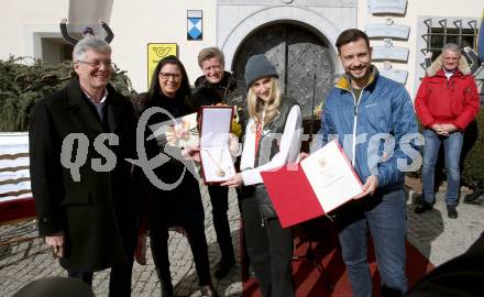 Snowboard. Slopestyle.  Big Air. Empfang Olympiasiegerin Anna Gasser.   Landeshauptmann Peter Kaiser,  Sara Schaar,  Arno Arthofer, Anna Gasser, Sebastian Schuschnig. Millstatt, am 20.2.2022.
Foto: Kuess
www.qspictures.net
---
pressefotos, pressefotografie, kuess, qs, qspictures, sport, bild, bilder, bilddatenbank