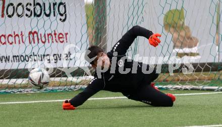 Fussball Bundesliga. Training SK Austria Klagenfurt.  Shaoziang Liu. Moosburg, am 19.2.2022.
Foto: Kuess
www.qspictures.net

---
pressefotos, pressefotografie, kuess, qs, qspictures, sport, bild, bilder, bilddatenbank