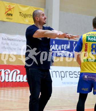 Volleyball MEVZA League 2022 - Final Four. ACH Volley Ljubljana gegen SK Zadruga Aich/Dob.  Trainer Bogdan Tanase (Aich/Dob). Bleiburg, am 19.2.2022.
Foto: Kuess
www.qspictures.net
---
pressefotos, pressefotografie, kuess, qs, qspictures, sport, bild, bilder, bilddatenbank