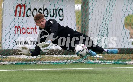 Fussball Bundesliga. Training SK Austria Klagenfurt.  David Puntigam. Moosburg, am 19.2.2022.
Foto: Kuess
www.qspictures.net

---
pressefotos, pressefotografie, kuess, qs, qspictures, sport, bild, bilder, bilddatenbank