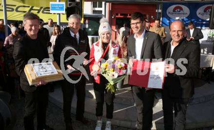 Schi Alpin. Empfang Olympiasiegerin Katharina Truppe. Arno Arthofer, Landeshauptmann Peter Kaiser, Katharina Trupper, Martin Gruber, Buergermeister Christian Poglitsch. Latschach, Finkenstein, am 23.2.2022.
Foto: Kuess
www.qspictures.net
---
pressefotos, pressefotografie, kuess, qs, qspictures, sport, bild, bilder, bilddatenbank