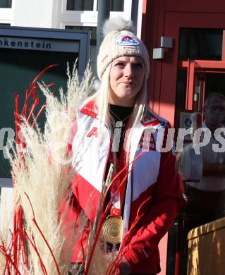 Schi Alpin. Empfang Olympiasiegerin Katharina Truppe. Katharina Truppe. Latschach, Finkenstein, am 23.2.2022.
Foto: Kuess
www.qspictures.net
---
pressefotos, pressefotografie, kuess, qs, qspictures, sport, bild, bilder, bilddatenbank