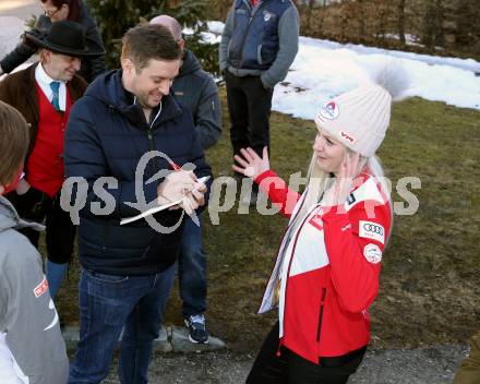 Schi Alpin. Empfang Olympiasiegerin Katharina Truppe. Katharina Truppe. Latschach, Finkenstein, am 23.2.2022.
Foto: Kuess
www.qspictures.net
---
pressefotos, pressefotografie, kuess, qs, qspictures, sport, bild, bilder, bilddatenbank