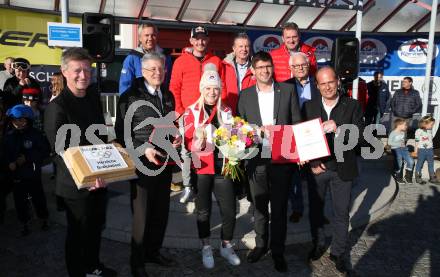 Schi Alpin. Empfang Olympiasiegerin Katharina Truppe. Arno Arthofer, Landeshauptmann Peter Kaiser, Katharina Truppe, Martin Gruber, Buergermeister Christian Poglitsch; hinten Fritz Strobl, Thomas Morgenstern, Karl Schnabl, Dieter Moertl. Latschach, Finkenstein, am 23.2.2022.
Foto: Kuess
www.qspictures.net
---
pressefotos, pressefotografie, kuess, qs, qspictures, sport, bild, bilder, bilddatenbank