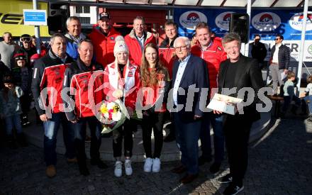 Schi Alpin. Empfang Olympiasiegerin Katharina Truppe. Karl Jaritz, Ferdinand Knees, Katharina Truppe, Elisa Torkar, Anton Leikam, Arno Arthofer, hinten: Fritz Strobl, Thomas Morgenstern, Karl Schnabl, Dieter Moertl. Latschach, Finkenstein, am 23.2.2022.
Foto: Kuess
www.qspictures.net
---
pressefotos, pressefotografie, kuess, qs, qspictures, sport, bild, bilder, bilddatenbank