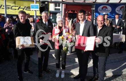 Schi Alpin. Empfang Olympiasiegerin Katharina Truppe. Arno Arthofer, Landeshauptmann Peter Kaiser, Katharina Truppe, Martin Gruber, Buergermeister Christian Poglitsch. Latschach, Finkenstein, am 23.2.2022.
Foto: Kuess
www.qspictures.net
---
pressefotos, pressefotografie, kuess, qs, qspictures, sport, bild, bilder, bilddatenbank