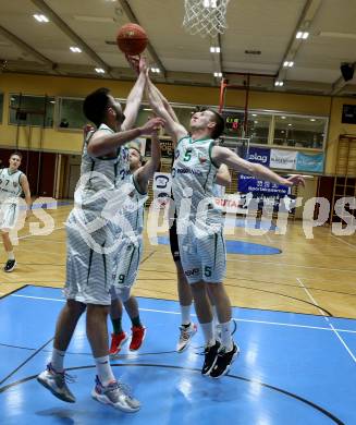 Basketball 2. Liga 2021/2022. Grunddurchgang 15. Runde.  KOS Celovec gegen  Woerthersee Piraten. Marin Sliskovic, Tim Huber,  Andi Smrtnik (KOS). Klagenfurt, am 25.2.2022.
Foto: Kuess
www.qspictures.net
---
pressefotos, pressefotografie, kuess, qs, qspictures, sport, bild, bilder, bilddatenbank