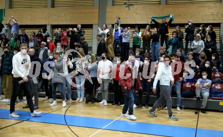 Basketball 2. Liga 2021/2022. Grunddurchgang 15. Runde.  KOS Celovec gegen  Woerthersee Piraten. Fans. Klagenfurt, am 25.2.2022.
Foto: Kuess
www.qspictures.net
---
pressefotos, pressefotografie, kuess, qs, qspictures, sport, bild, bilder, bilddatenbank