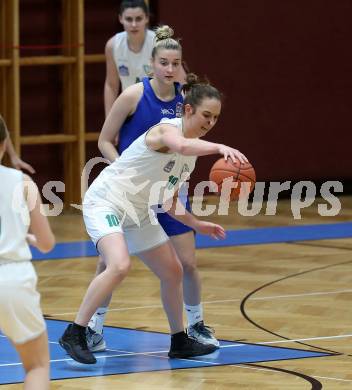 Basketball Damen Superliga 2021/2022. Grunddurchgang 13. Runde.  KOS Celovec Damen gegen  Vienna D.C. Timberwolves. Susanne Dvorsak  (KOS),  Sophie Baydanov  (Timberwolves). Klagenfurt, am 26.2.2022.
Foto: Kuess
www.qspictures.net
---
pressefotos, pressefotografie, kuess, qs, qspictures, sport, bild, bilder, bilddatenbank