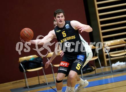 Basketball 2. Liga 2021/2022. Grunddurchgang 17. Runde.  KOS Celovec gegen  Guessing/Jennersdorf Blackbirds.  Sebastian Koch  (Blackbirds). Klagenfurt, am 27.2.2022.
Foto: Kuess
www.qspictures.net
---
pressefotos, pressefotografie, kuess, qs, qspictures, sport, bild, bilder, bilddatenbank