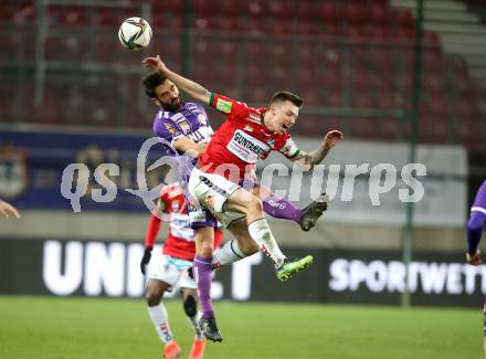 Fussball Bundesliga. SK Austria Klagenfurt gegen SV Guntamatic Ried.  Kosmas Gkezos,  (Klagenfurt),  Philipp Pomer (Ried). Klagenfurt, am 27.2.2022.
Foto: Kuess
www.qspictures.net
---
pressefotos, pressefotografie, kuess, qs, qspictures, sport, bild, bilder, bilddatenbank