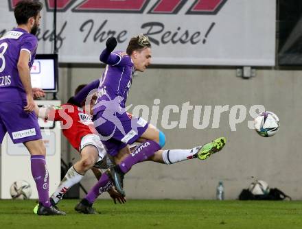 Fussball Bundesliga. SK Austria Klagenfurt gegen SV Guntamatic Ried.  Lukas Fridrikas, (Klagenfurt),  Philipp Pomer  (Ried). Klagenfurt, am 27.2.2022.
Foto: Kuess
www.qspictures.net
---
pressefotos, pressefotografie, kuess, qs, qspictures, sport, bild, bilder, bilddatenbank