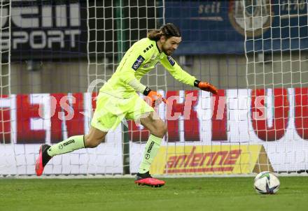 Fussball Bundesliga. SK Austria Klagenfurt gegen SV Guntamatic Ried.  Phillip Menzel (Klagenfurt). Klagenfurt, am 27.2.2022.
Foto: Kuess
www.qspictures.net
---
pressefotos, pressefotografie, kuess, qs, qspictures, sport, bild, bilder, bilddatenbank