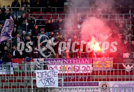 Fussball Bundesliga. SK Austria Klagenfurt gegen SV Guntamatic Ried.  Fans. Klagenfurt, am 27.2.2022.
Foto: Kuess
www.qspictures.net
---
pressefotos, pressefotografie, kuess, qs, qspictures, sport, bild, bilder, bilddatenbank