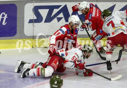 EBEL. Eishockey Bundesliga. KAC gegen	HCB Suedtirol Alperia. Lukas Haudum, (KAC), Mathew Maione   (Bozen). Klagenfurt, am 2.3.2022.
Foto: Kuess
www.qspictures.net

---
pressefotos, pressefotografie, kuess, qs, qspictures, sport, bild, bilder, bilddatenbank