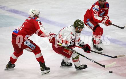 EBEL. Eishockey Bundesliga. KAC gegen	HCB Suedtirol Alperia. Manuel Geier,  (KAC), Daniel Catenacci  (Bozen). Klagenfurt, am 2.3.2022.
Foto: Kuess
www.qspictures.net

---
pressefotos, pressefotografie, kuess, qs, qspictures, sport, bild, bilder, bilddatenbank