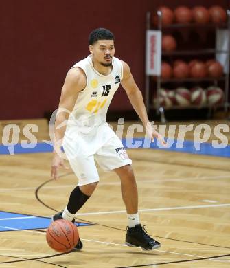 Basketball Zweite Liga 2021/2022. Grunddurchgang 18. Runde.  Woerthersee Piraten gegen 	BBU Salzburg. Marcus Holyfield  (Piraten). Klagenfurt, am 5.3.2022. 
Foto: Kuess
www.qspictures.net

---
pressefotos, pressefotografie, kuess, qs, qspictures, sport, bild, bilder, bilddatenbank